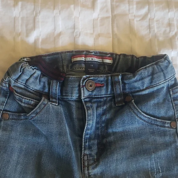 5 pair of 3T Jeans - Picture 9 of 13